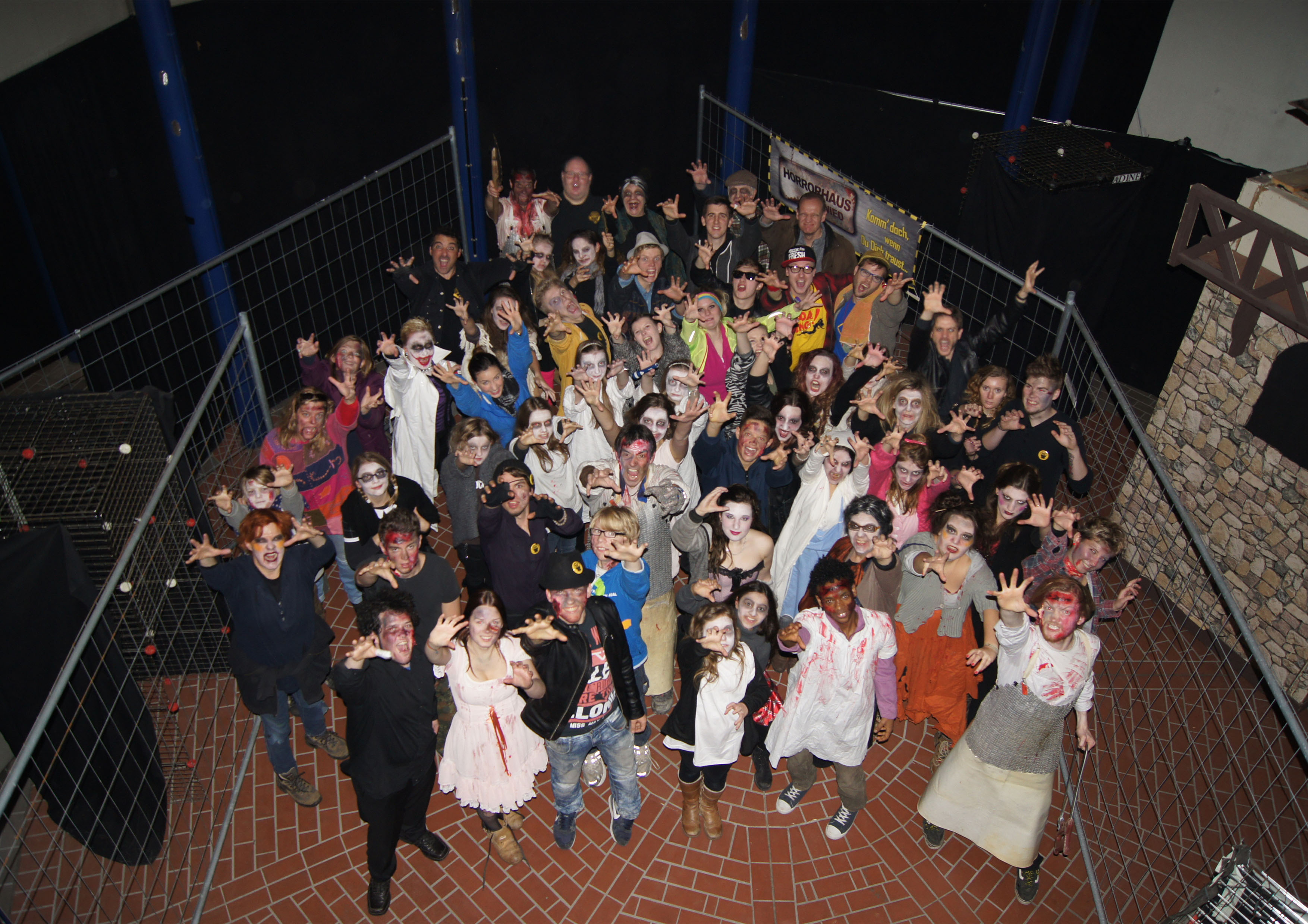 horrorhaus_schlabbeck_gruppe.jpg